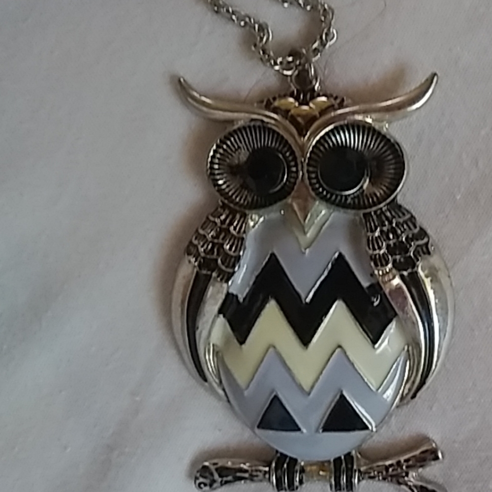 Necklace - Picture 2 of 4
